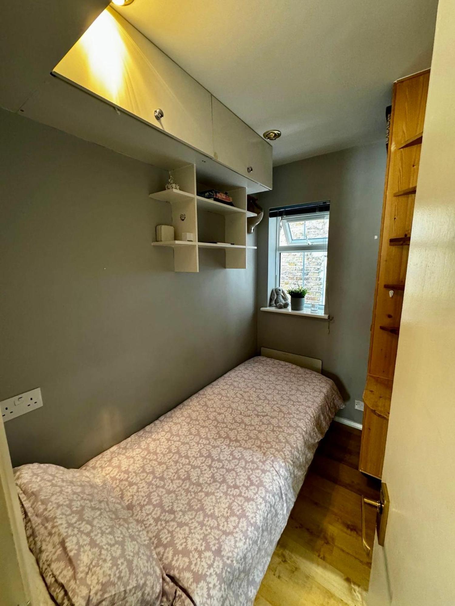Amazing En-Suite Apartment In Finchley Central Londen Buitenkant foto