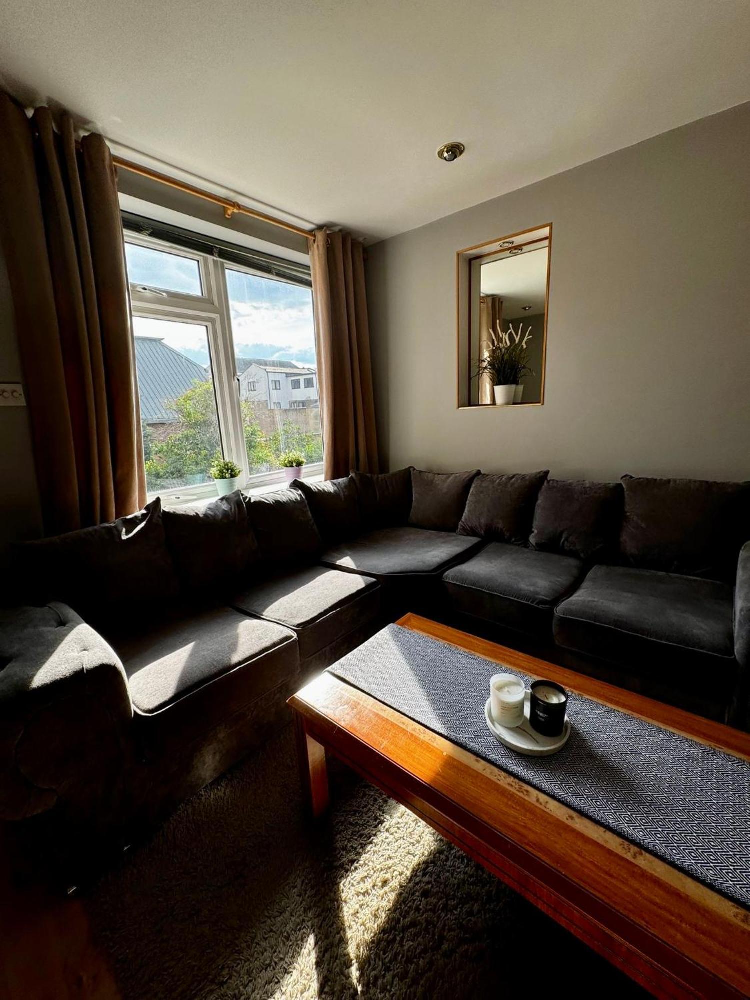 Amazing En-Suite Apartment In Finchley Central Londen Buitenkant foto