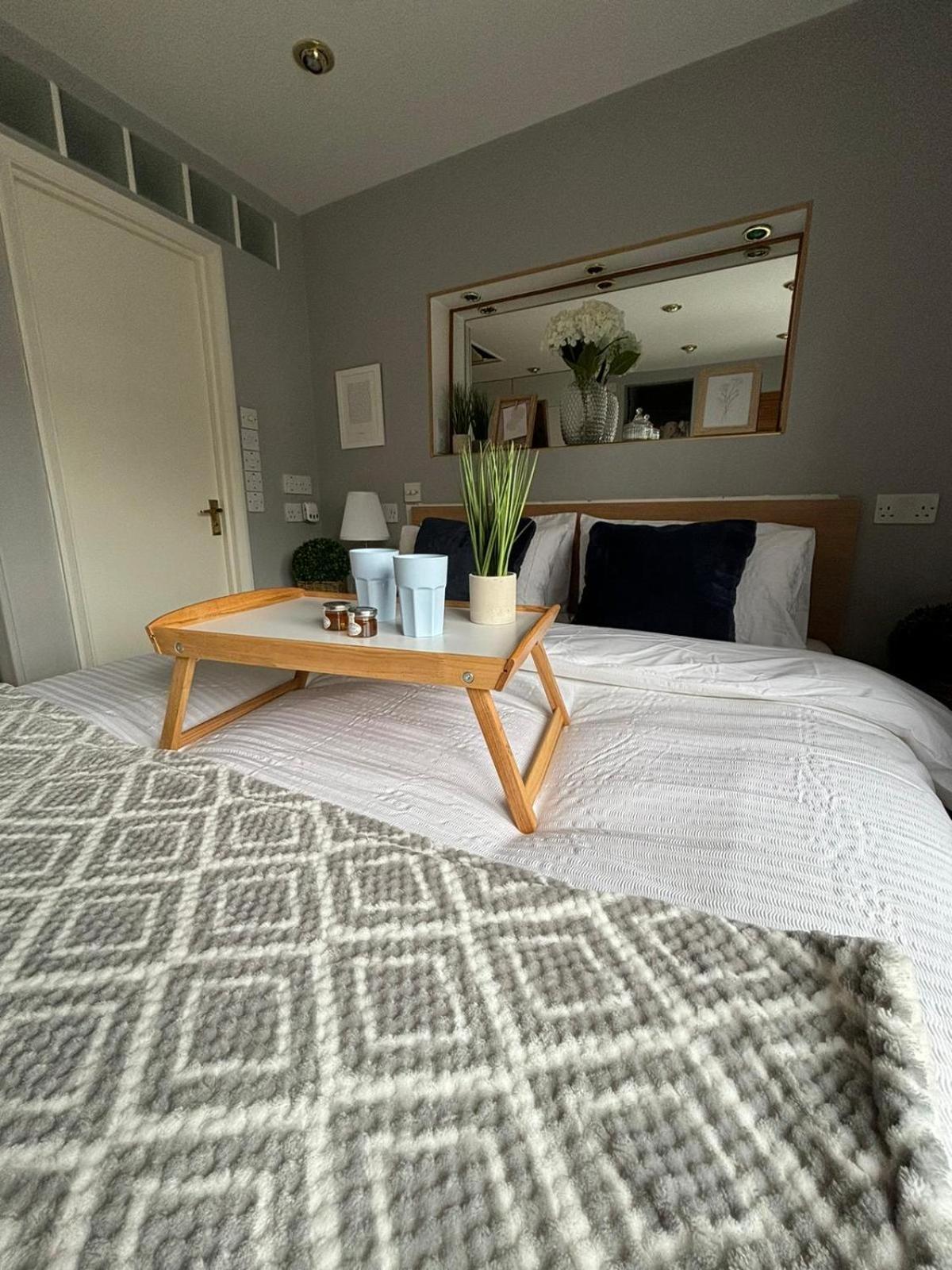 Amazing En-Suite Apartment In Finchley Central Londen Buitenkant foto