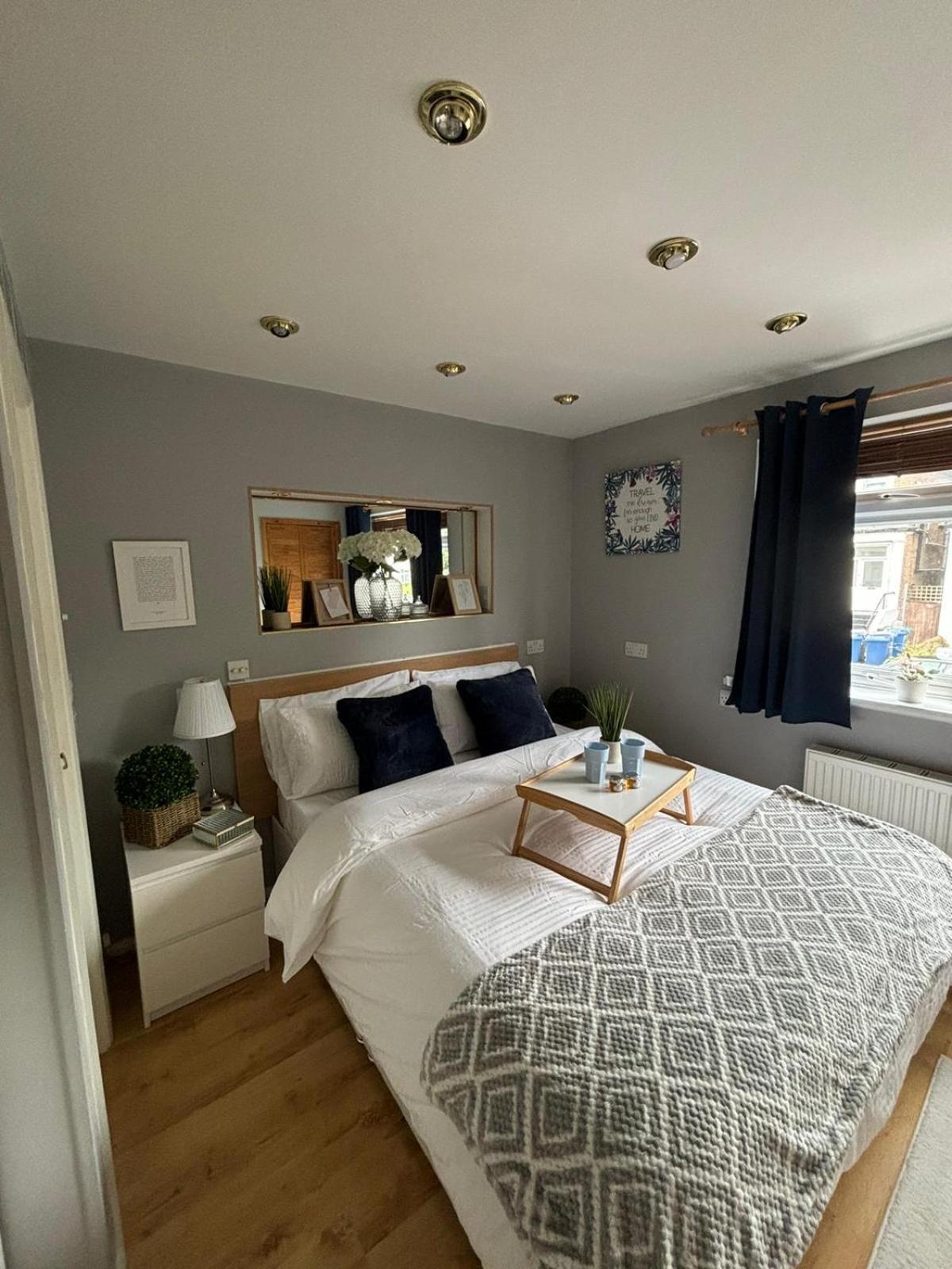 Amazing En-Suite Apartment In Finchley Central Londen Buitenkant foto